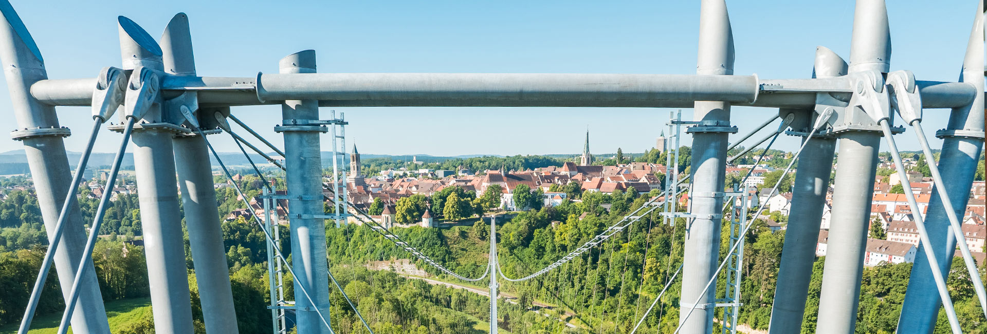 Abbildung des Pylon einer Hängebrücke